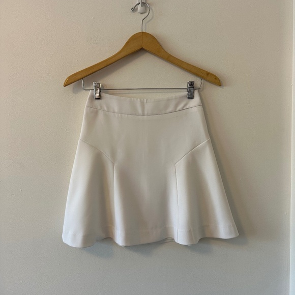 Express Flared and Pleated White Mini Skirt | Size 00 - Picture 1 of 9